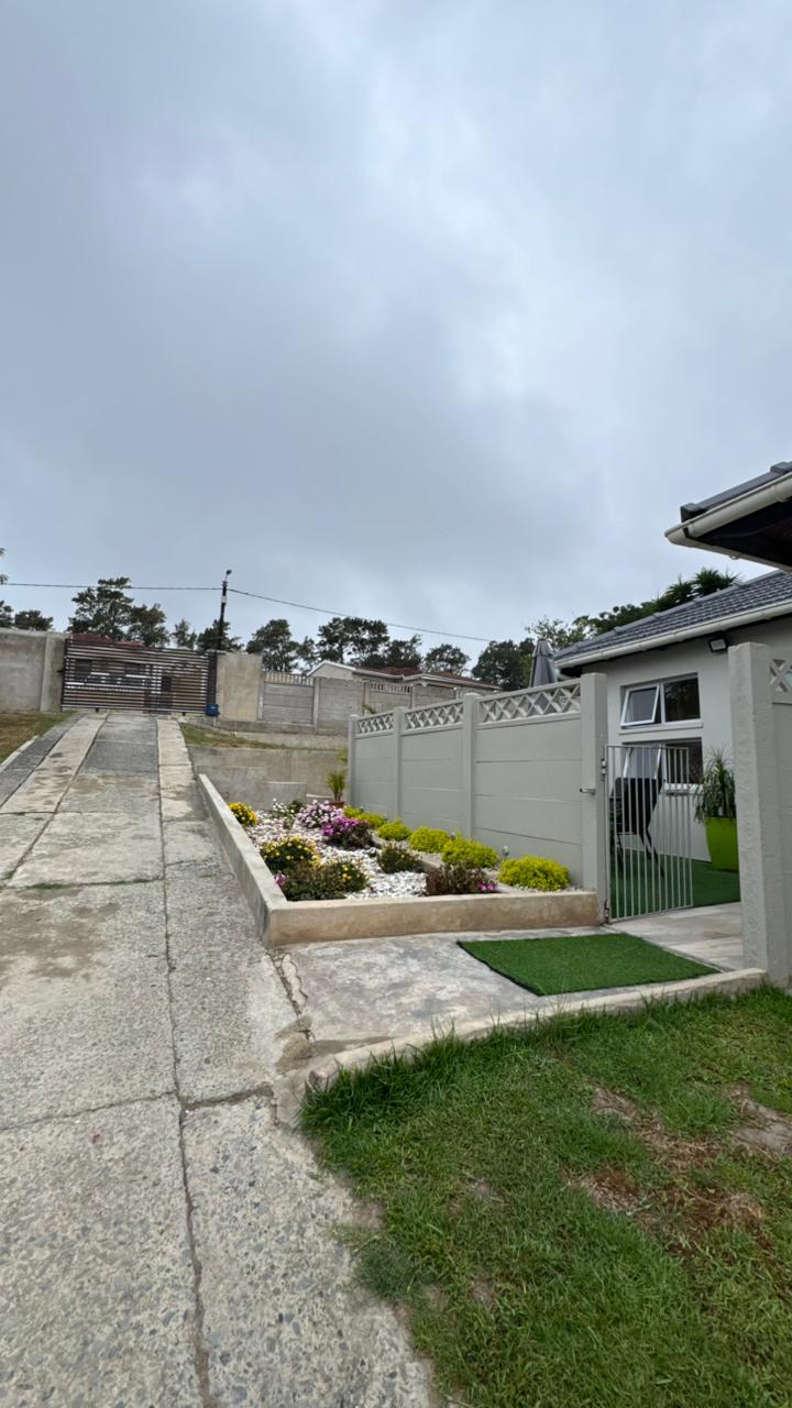 4 Bedroom Property for Sale in Cambridge West Eastern Cape